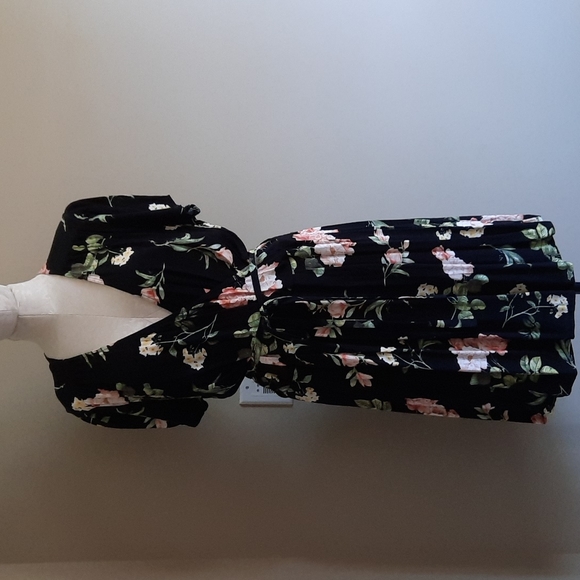 FREE Le Chateau Dark Floral Mini Sz XXL - Picture 1 of 12